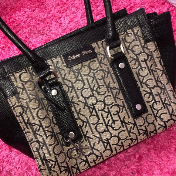 Calvin klein black handbag - Picture 8 of 8